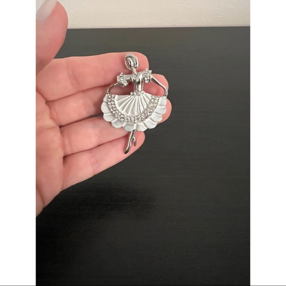 Pin - Picture 3 of 4